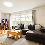 Bright And Spacious Philbeach Garden Apartment